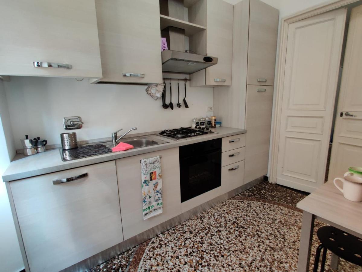 Wow Home - 175 Mq - Posteggio Privato - Davanti Porto Traghetti - Fino A 10 Posti Letto Генуя Экстерьер фото