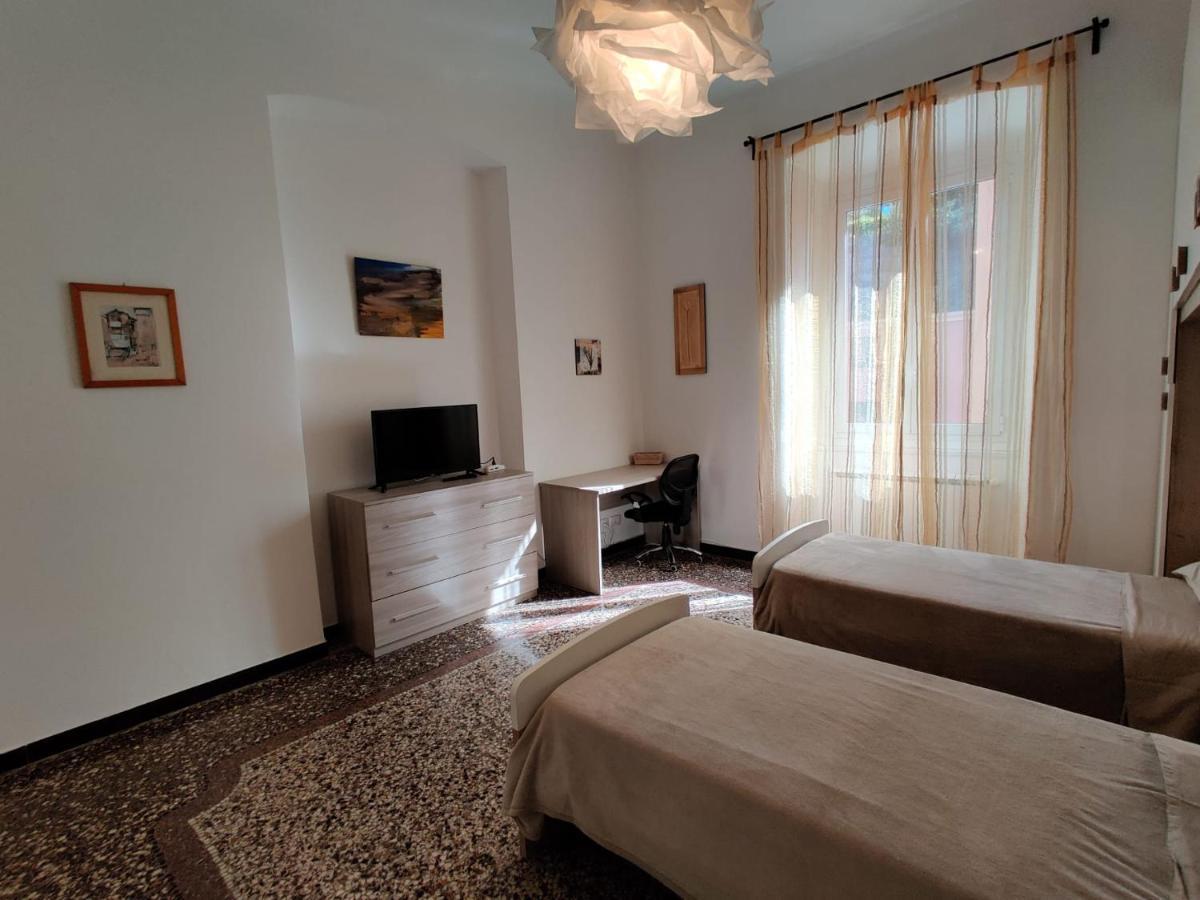 Wow Home - 175 Mq - Posteggio Privato - Davanti Porto Traghetti - Fino A 10 Posti Letto Генуя Экстерьер фото