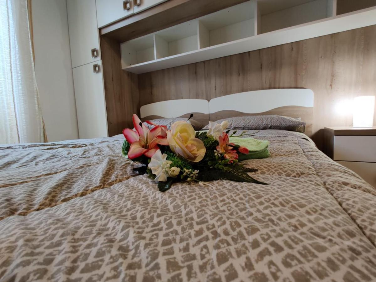Wow Home - 175 Mq - Posteggio Privato - Davanti Porto Traghetti - Fino A 10 Posti Letto Генуя Экстерьер фото