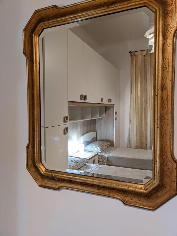 Wow Home - 175 Mq - Posteggio Privato - Davanti Porto Traghetti - Fino A 10 Posti Letto Генуя Экстерьер фото